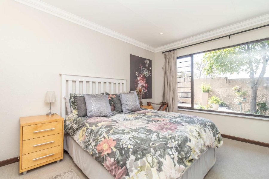 4 Bedroom Property for Sale in Hurlingham Manor Gauteng