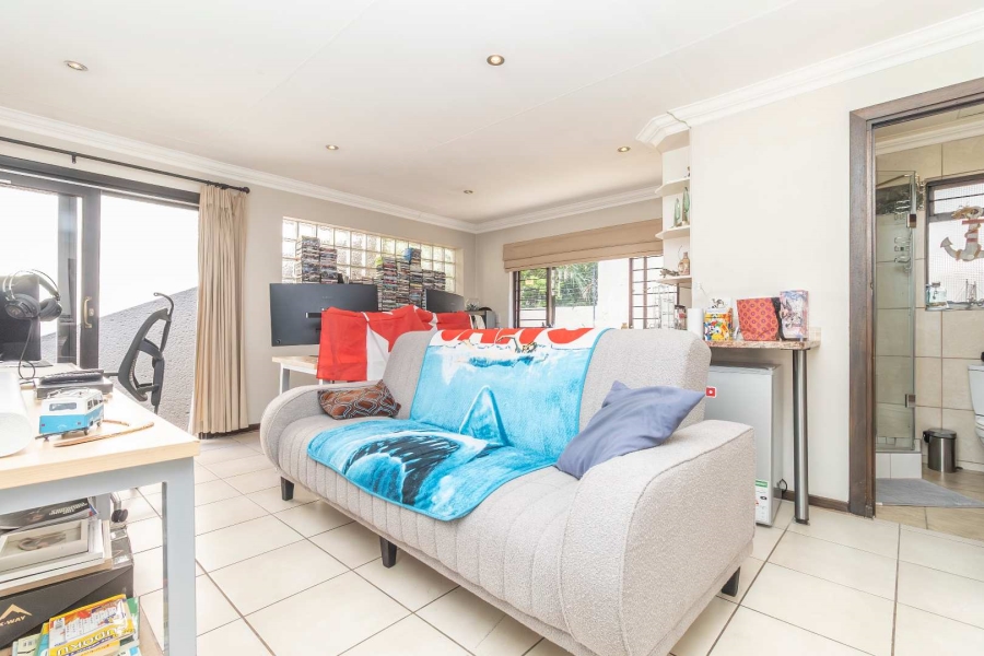 4 Bedroom Property for Sale in Hurlingham Manor Gauteng