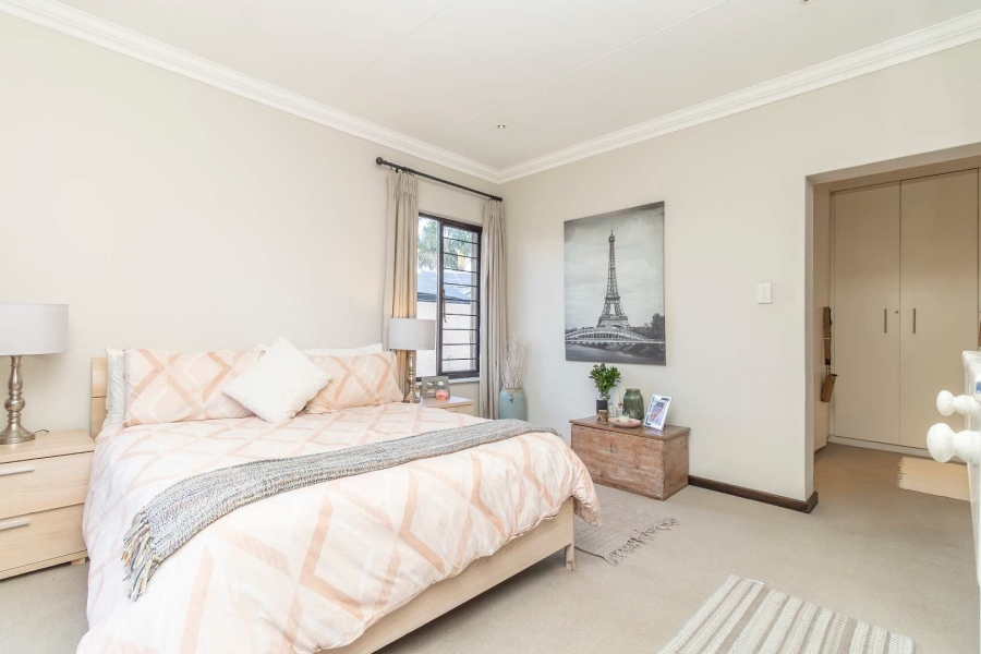 4 Bedroom Property for Sale in Hurlingham Manor Gauteng