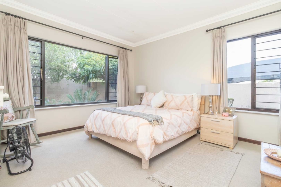 4 Bedroom Property for Sale in Hurlingham Manor Gauteng