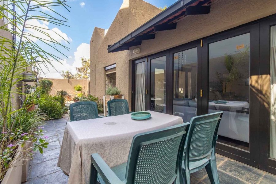 4 Bedroom Property for Sale in Hurlingham Manor Gauteng