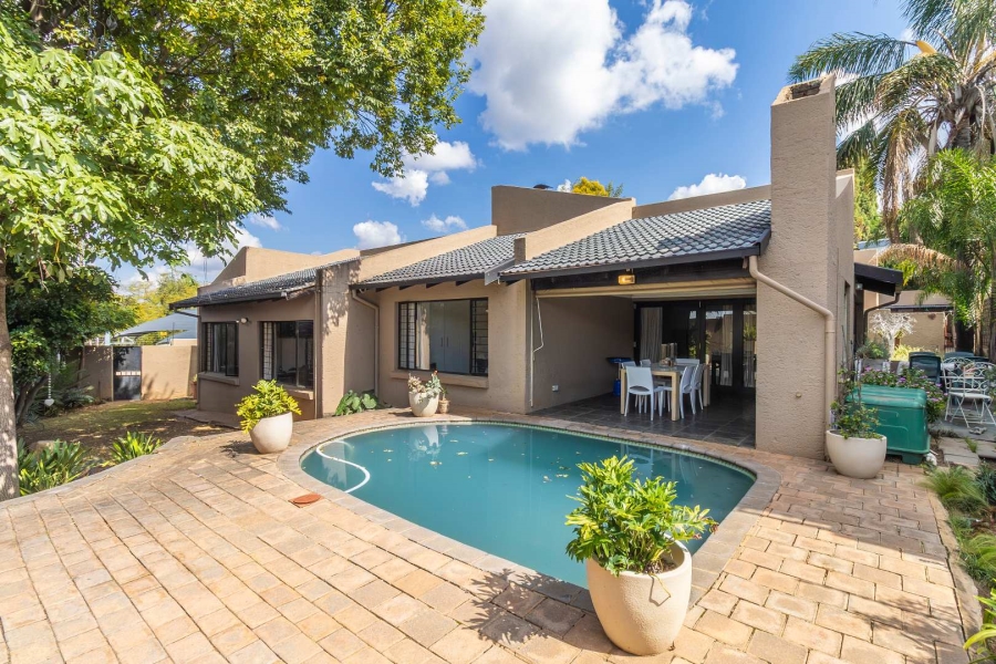 4 Bedroom Property for Sale in Hurlingham Manor Gauteng