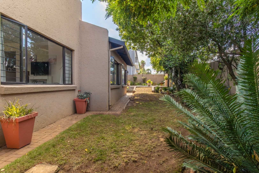 4 Bedroom Property for Sale in Hurlingham Manor Gauteng