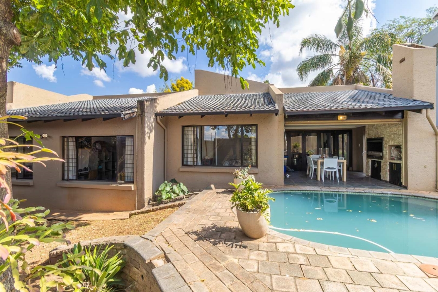 4 Bedroom Property for Sale in Hurlingham Manor Gauteng