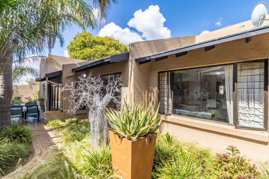 4 Bedroom Property for Sale in Hurlingham Manor Gauteng