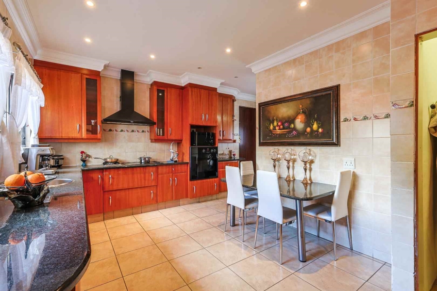 To Let 4 Bedroom Property for Rent in Silver Lakes Golf Estate Gauteng