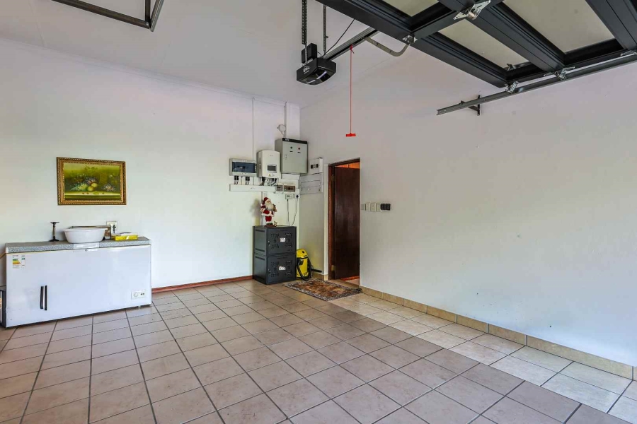 To Let 4 Bedroom Property for Rent in Silver Lakes Golf Estate Gauteng