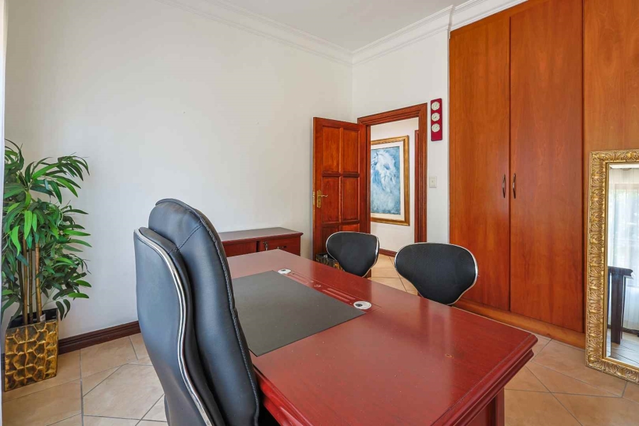 To Let 4 Bedroom Property for Rent in Silver Lakes Golf Estate Gauteng