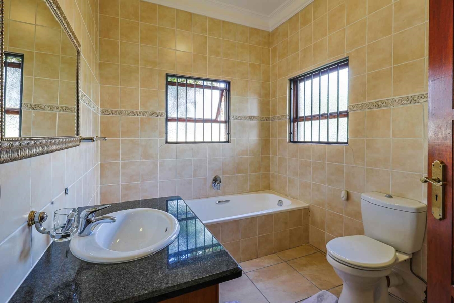 To Let 4 Bedroom Property for Rent in Silver Lakes Golf Estate Gauteng