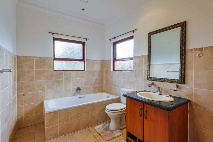 To Let 4 Bedroom Property for Rent in Silver Lakes Golf Estate Gauteng