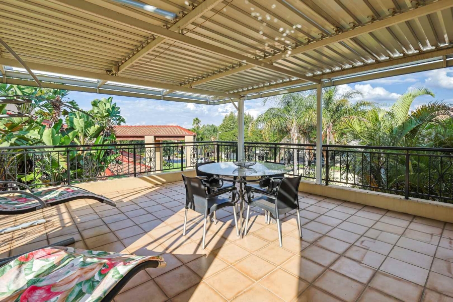 To Let 4 Bedroom Property for Rent in Silver Lakes Golf Estate Gauteng