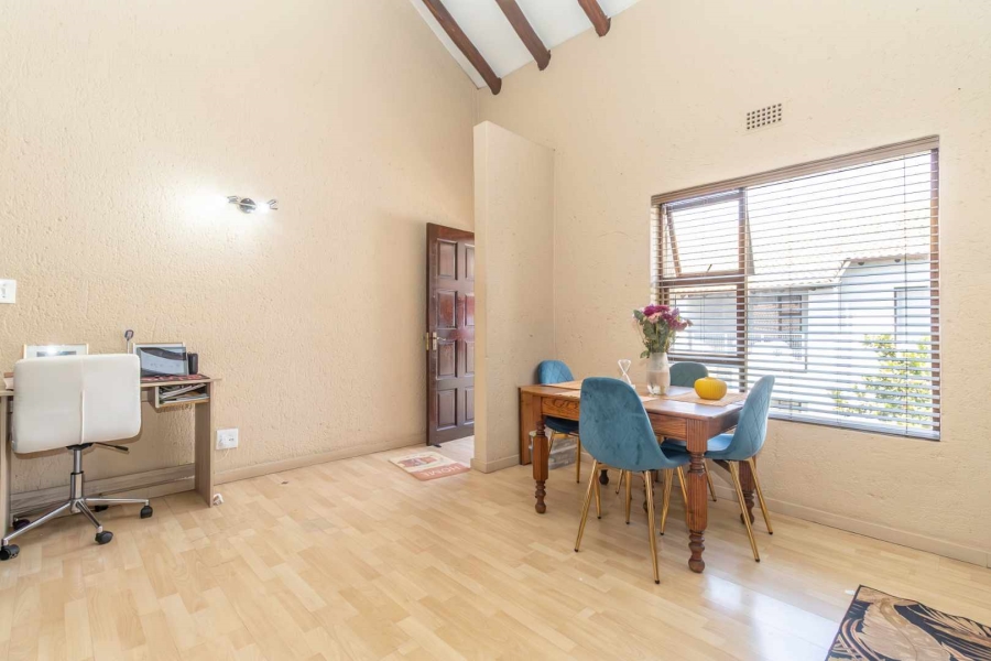 To Let 2 Bedroom Property for Rent in Paulshof Gauteng