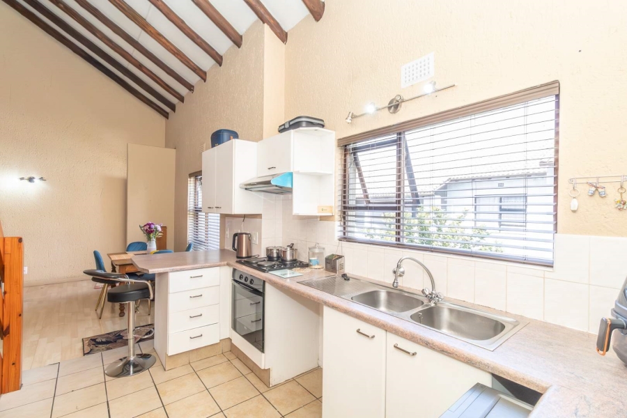 To Let 2 Bedroom Property for Rent in Paulshof Gauteng