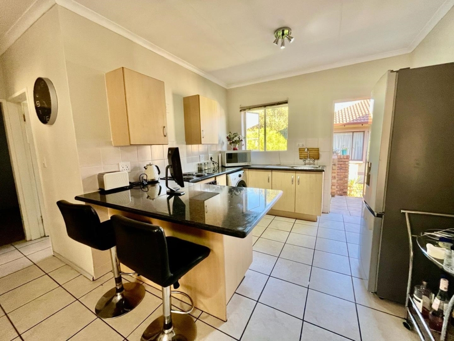 To Let 2 Bedroom Property for Rent in Wilgeheuwel Gauteng
