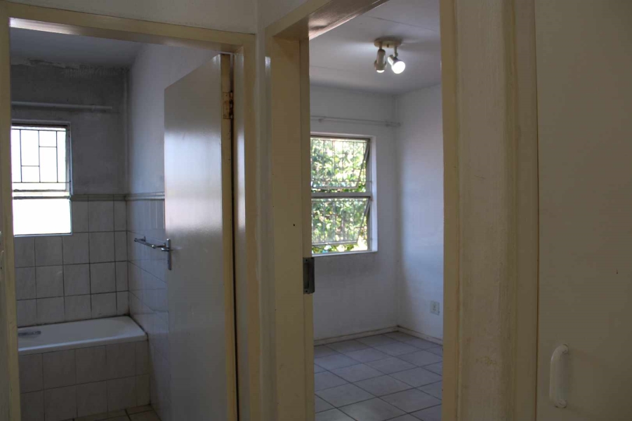 To Let 2 Bedroom Property for Rent in Vorna Valley Gauteng