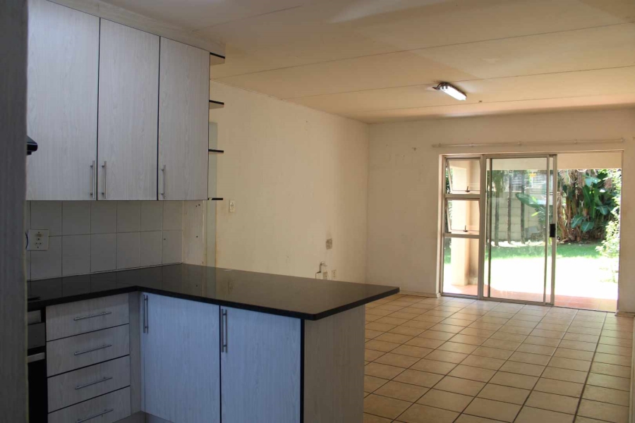 To Let 2 Bedroom Property for Rent in Vorna Valley Gauteng