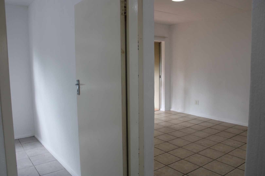 To Let 2 Bedroom Property for Rent in Vorna Valley Gauteng