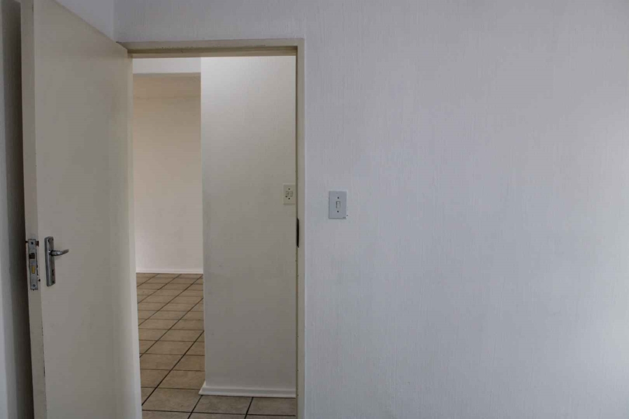 To Let 2 Bedroom Property for Rent in Vorna Valley Gauteng