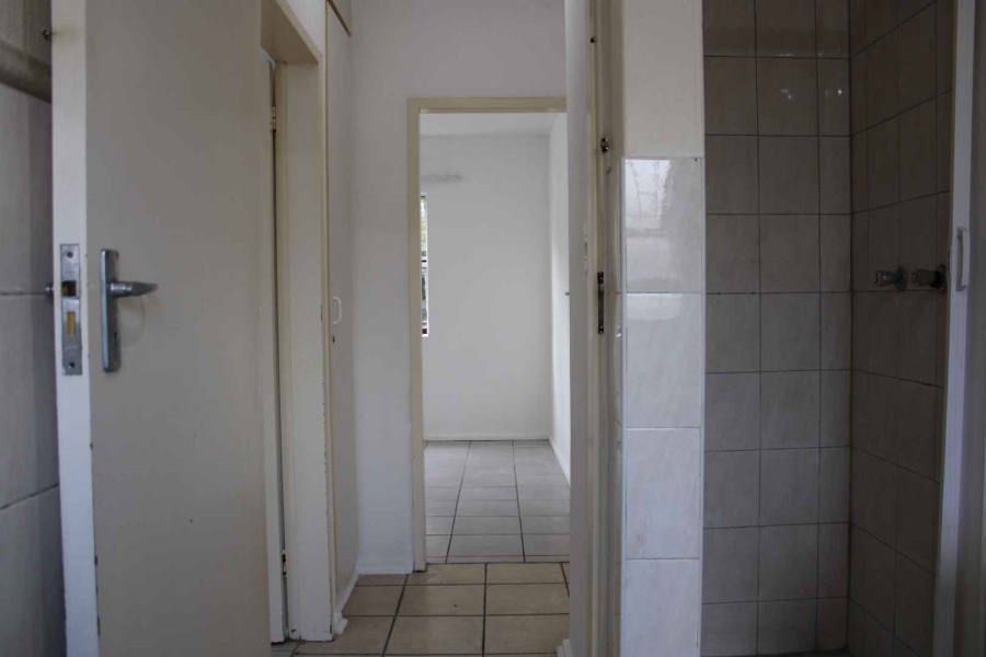 To Let 2 Bedroom Property for Rent in Vorna Valley Gauteng