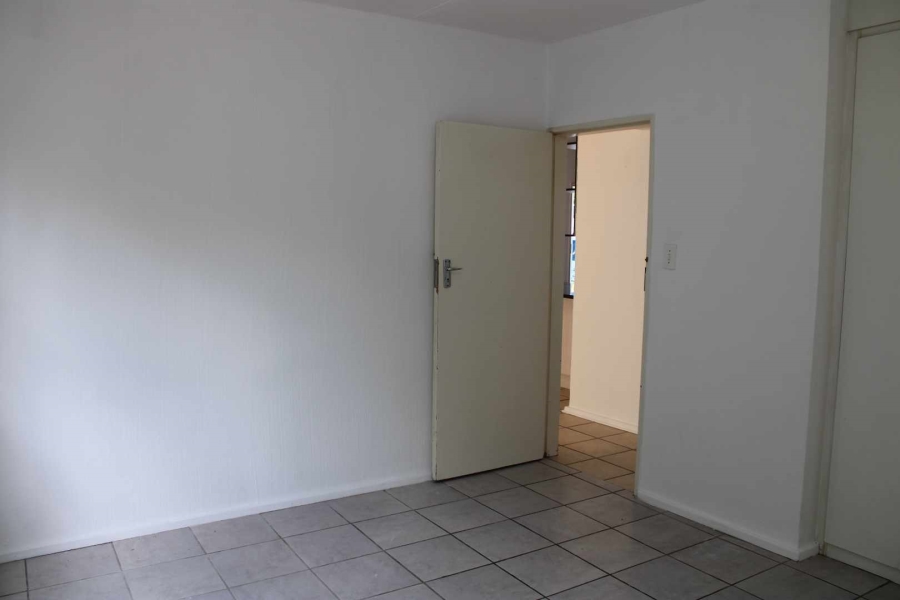To Let 2 Bedroom Property for Rent in Vorna Valley Gauteng