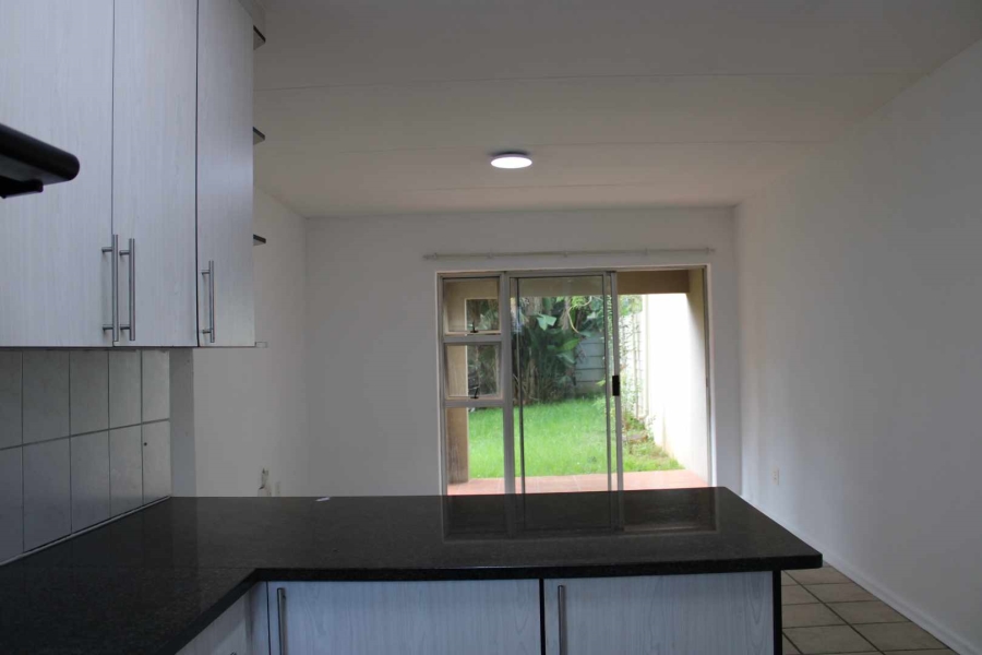 To Let 2 Bedroom Property for Rent in Vorna Valley Gauteng