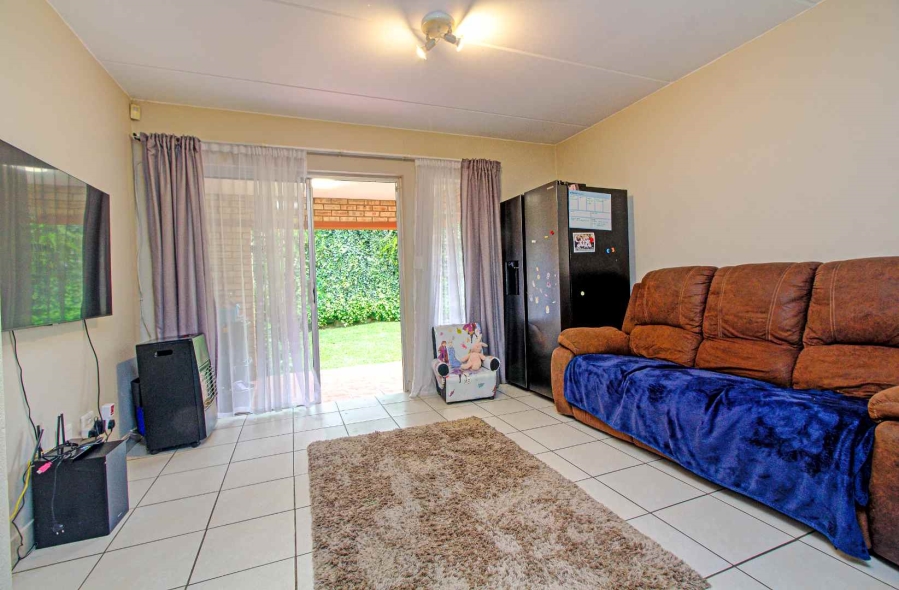 2 Bedroom Property for Sale in Wilgeheuwel Gauteng
