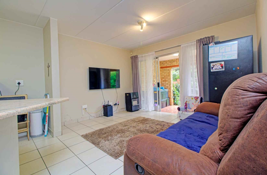 2 Bedroom Property for Sale in Wilgeheuwel Gauteng