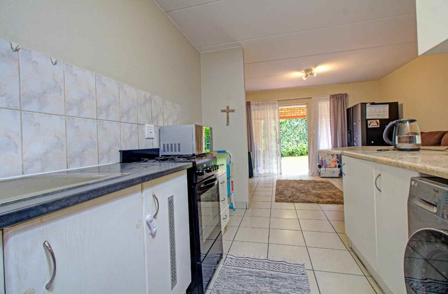 2 Bedroom Property for Sale in Wilgeheuwel Gauteng