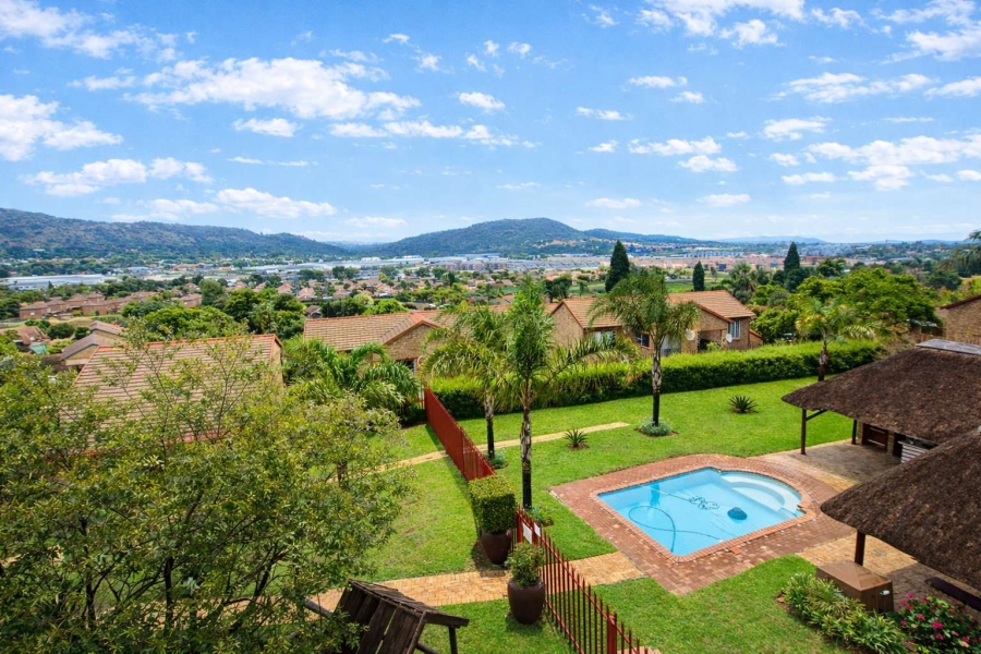 2 Bedroom Property for Sale in Wilgeheuwel Gauteng