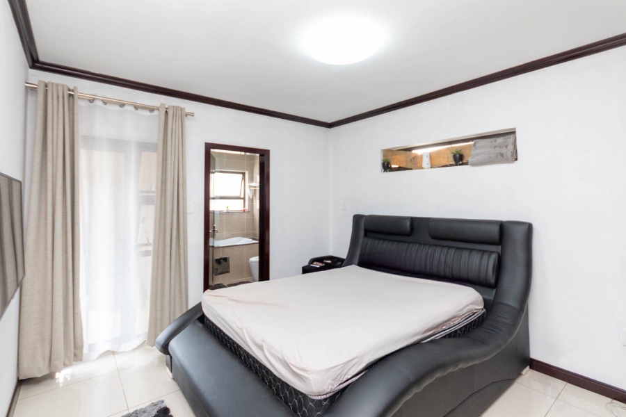 1 Bedroom Property for Sale in Broadacres Gauteng