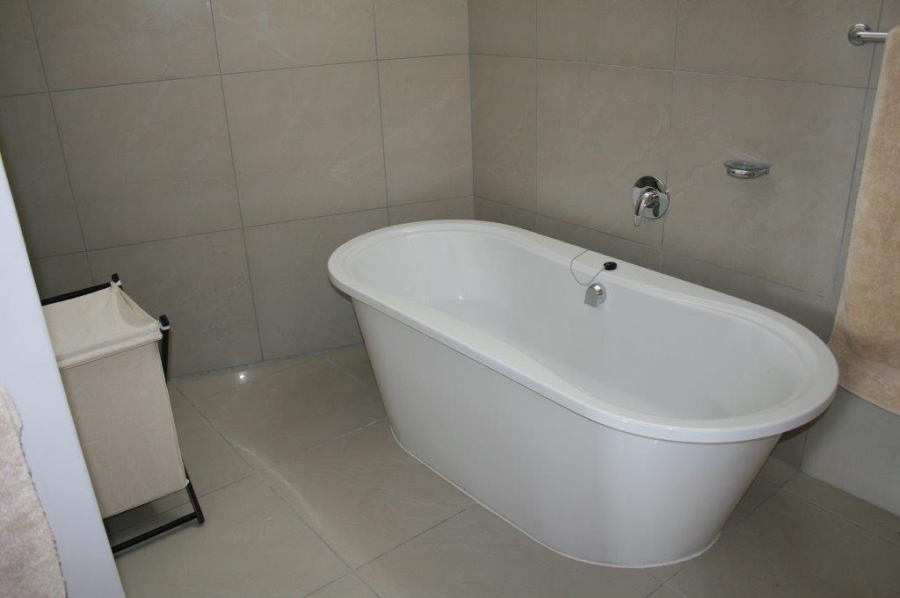 To Let 3 Bedroom Property for Rent in Morningside Gauteng