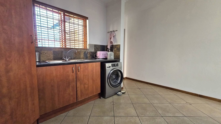 To Let 2 Bedroom Property for Rent in Meyersdal Gauteng
