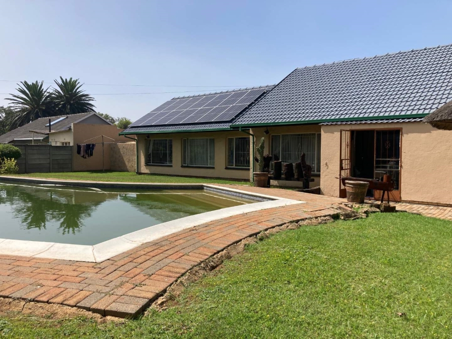 3 Bedroom Property for Sale in Albemarle Gauteng