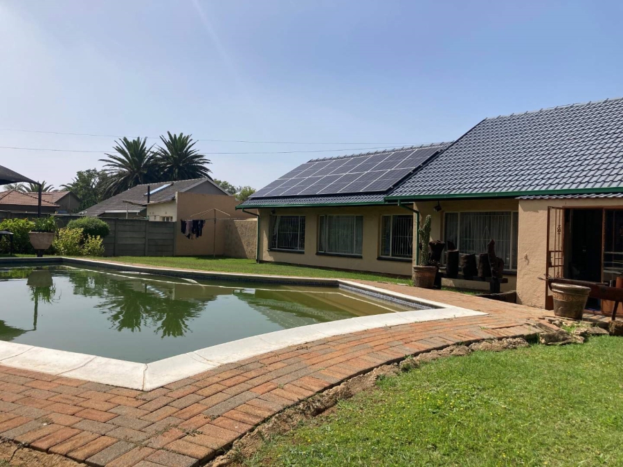 3 Bedroom Property for Sale in Albemarle Gauteng