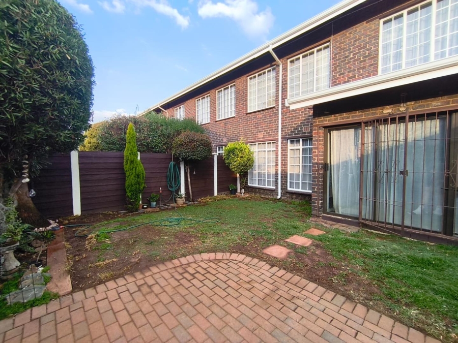 3 Bedroom Property for Sale in Brackenhurst Gauteng