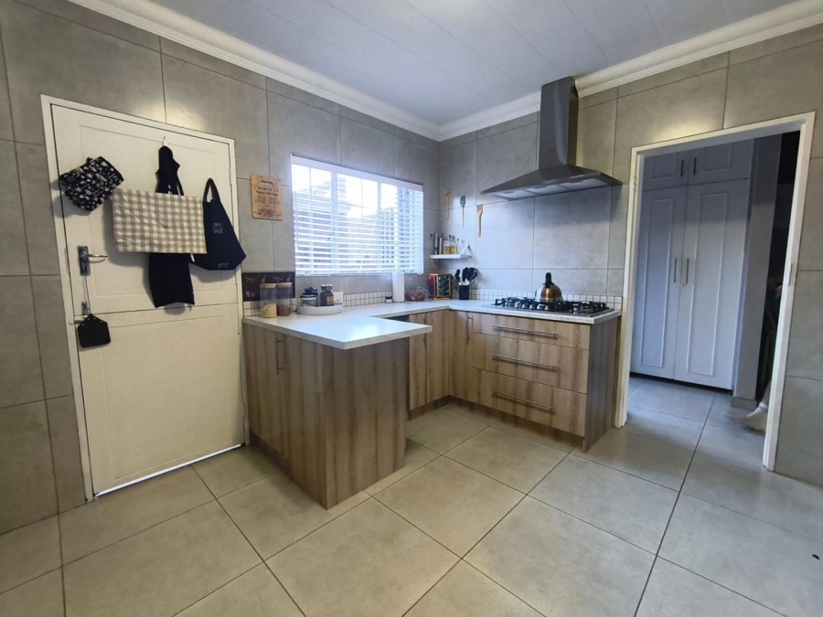 3 Bedroom Property for Sale in Brackenhurst Gauteng