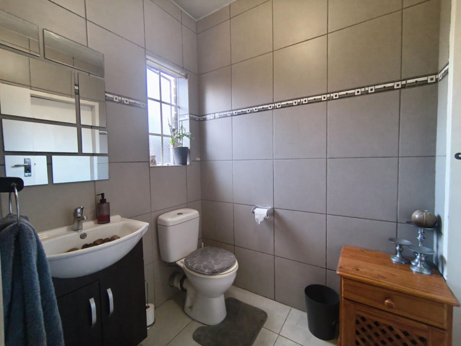 3 Bedroom Property for Sale in Brackenhurst Gauteng