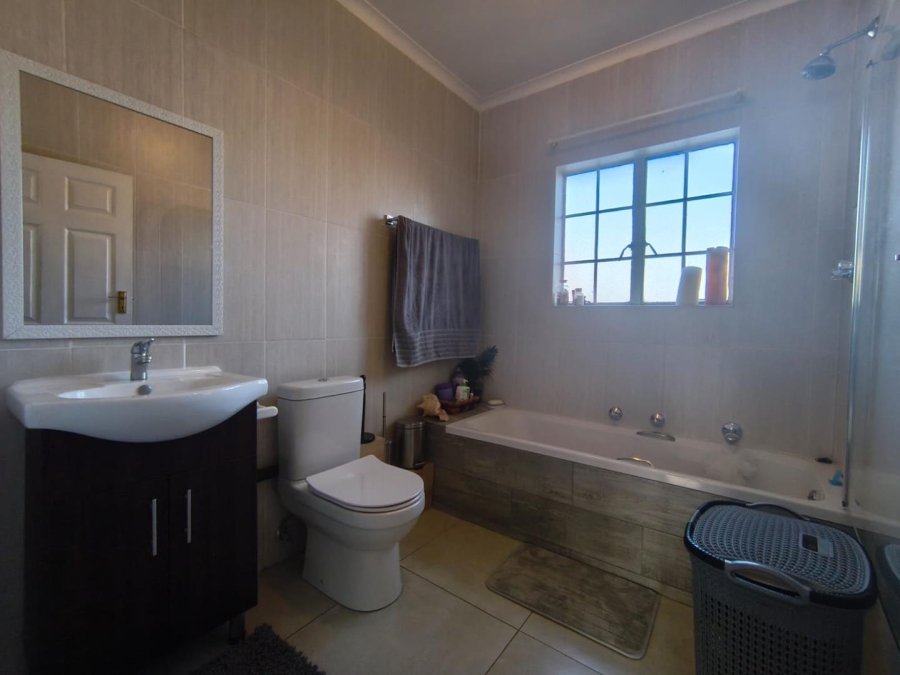 3 Bedroom Property for Sale in Brackenhurst Gauteng