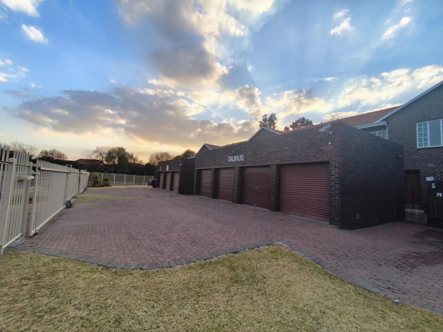 3 Bedroom Property for Sale in Brackenhurst Gauteng