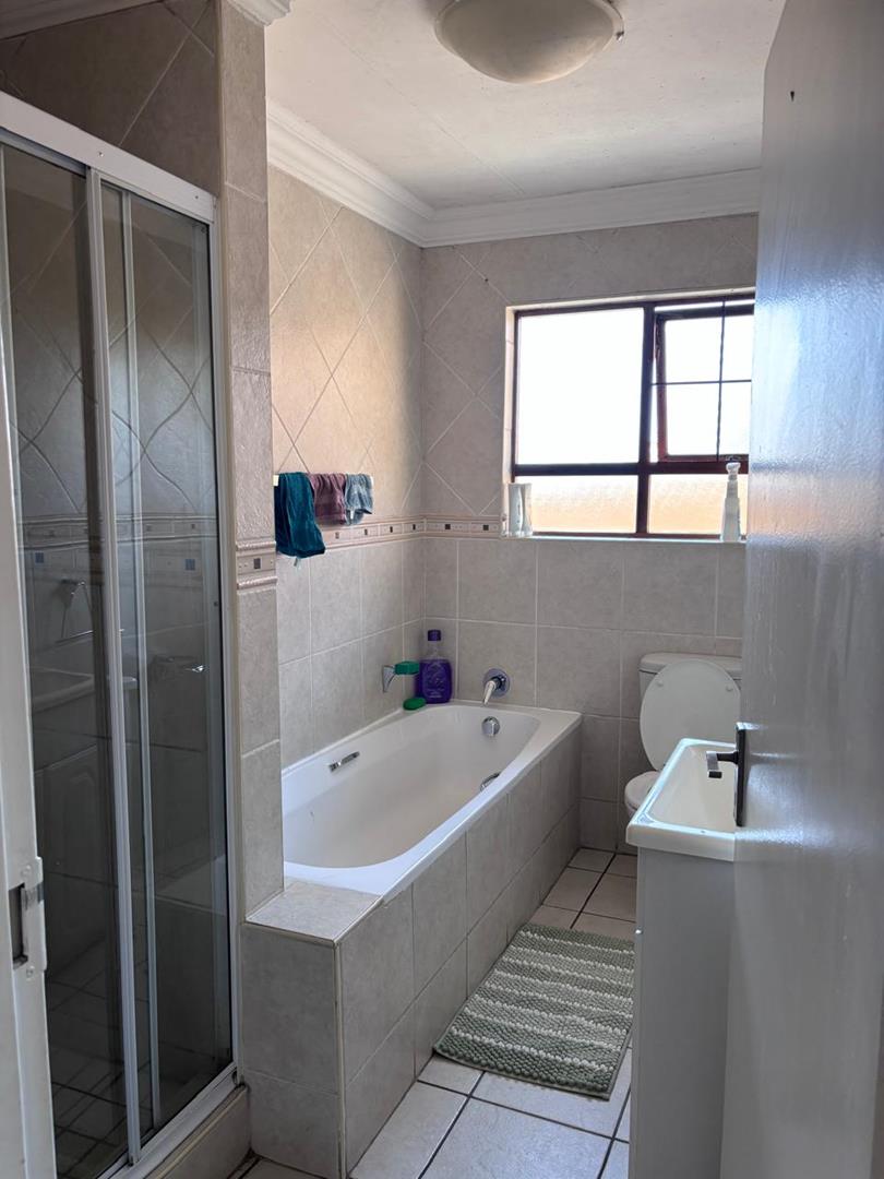 3 Bedroom Property for Sale in Meyersdal Gauteng