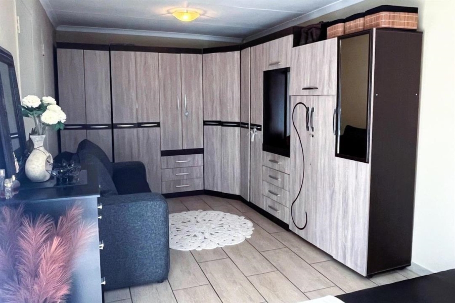 2 Bedroom Property for Sale in Elandspark Gauteng