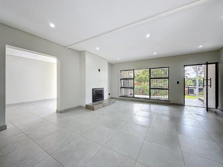 4 Bedroom Property for Sale in Constantia Park Gauteng