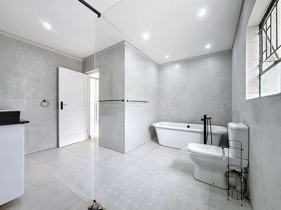 4 Bedroom Property for Sale in Constantia Park Gauteng