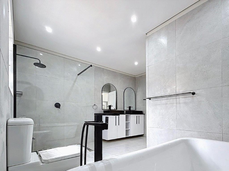 4 Bedroom Property for Sale in Constantia Park Gauteng