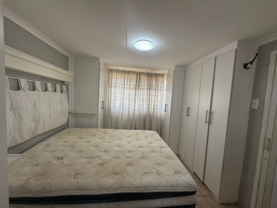 To Let 1 Bedroom Property for Rent in Rangeview Gauteng