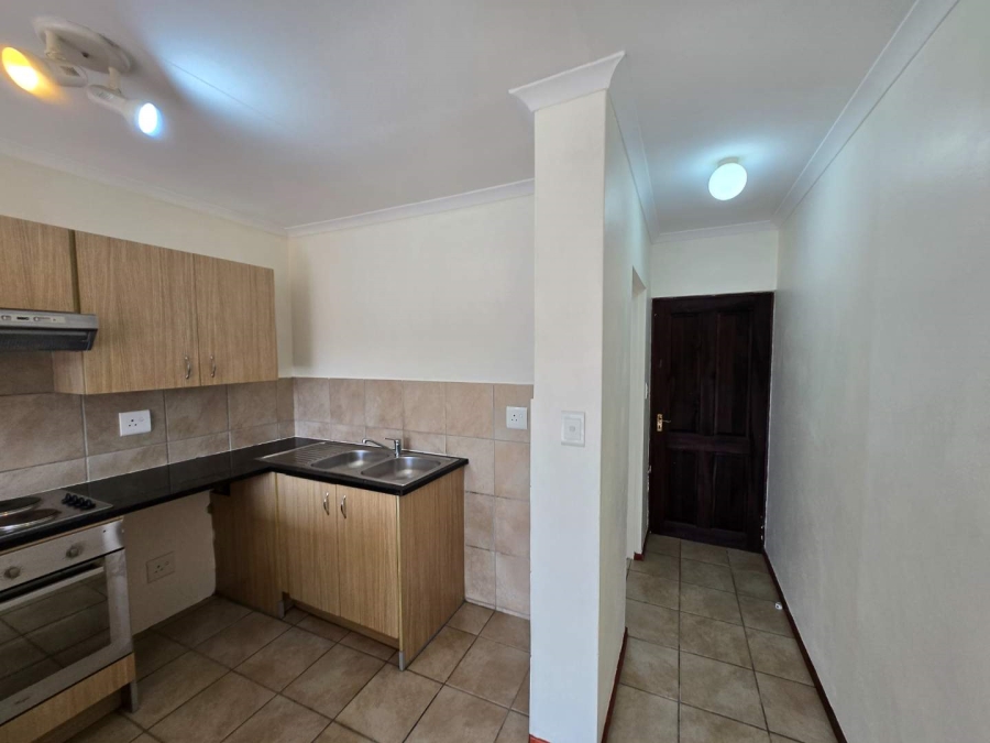 To Let 2 Bedroom Property for Rent in Noordhang Gauteng