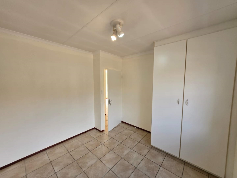 To Let 2 Bedroom Property for Rent in Noordhang Gauteng