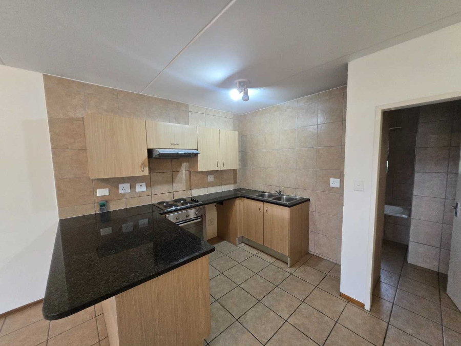 To Let 2 Bedroom Property for Rent in Noordhang Gauteng