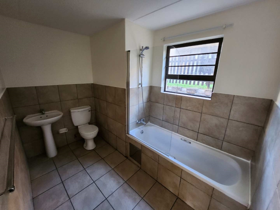 To Let 2 Bedroom Property for Rent in Noordhang Gauteng