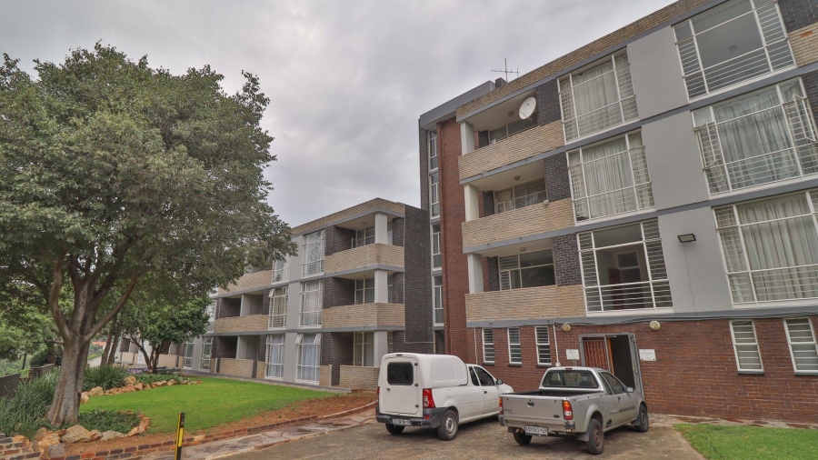 To Let 3 Bedroom Property for Rent in Constantia Kloof Gauteng